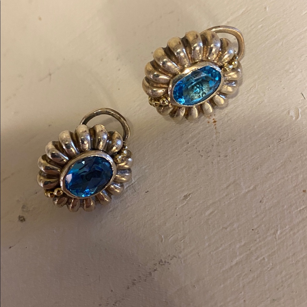 Gorgeous Authentic LAGOS Caviar earrings. Sterling Silver w/18K trim. Blue topaz - Picture 6 of 8
